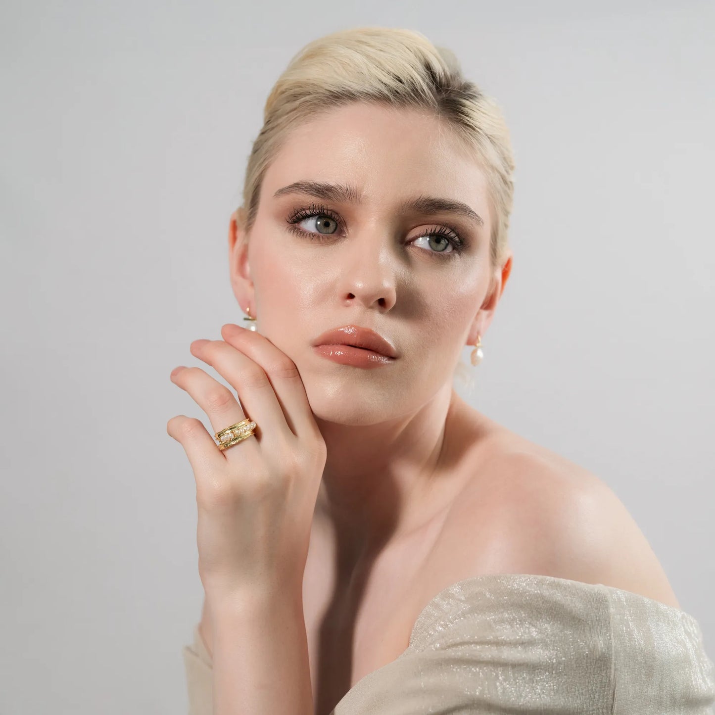Whispered Crest Ring