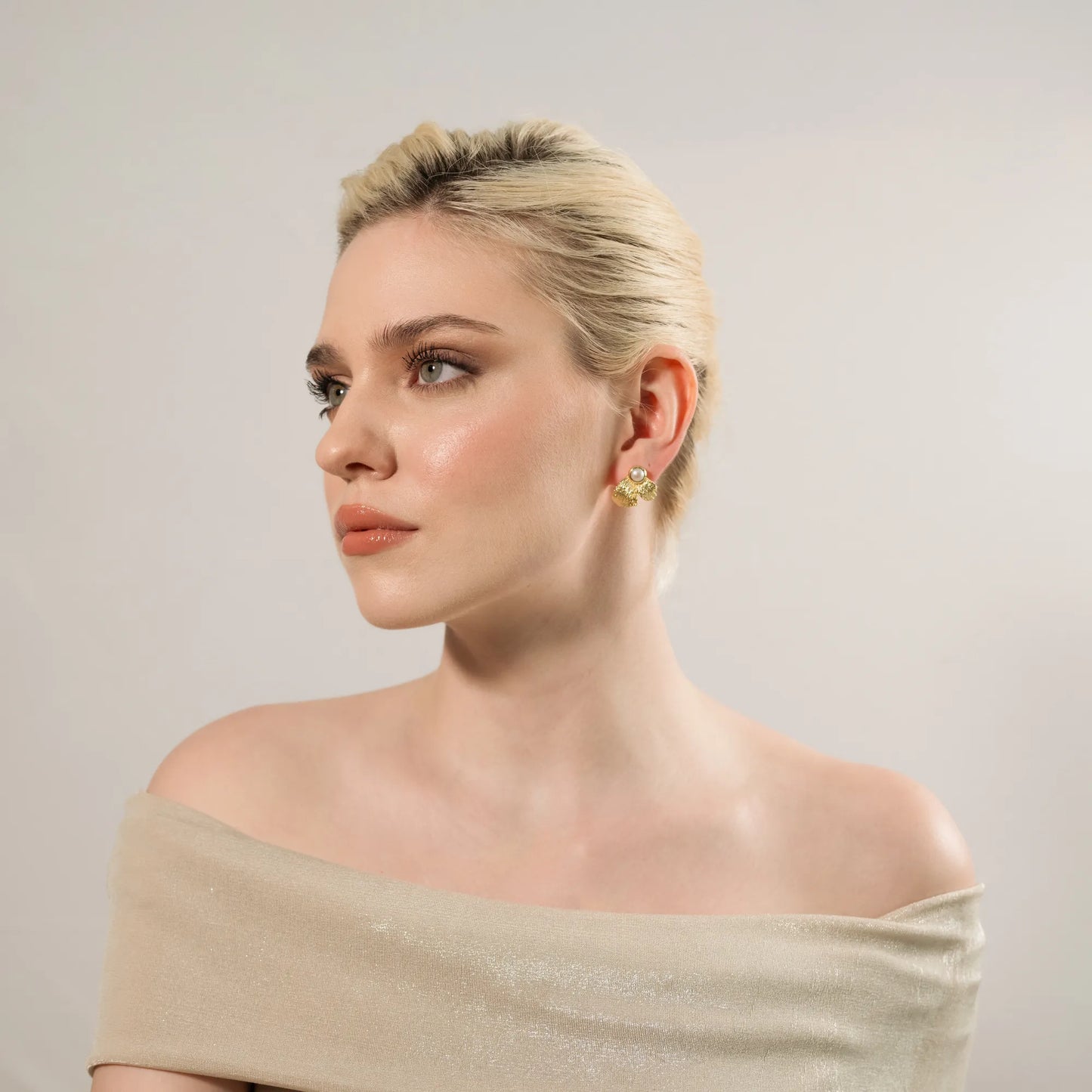 Gleamleaf Studs