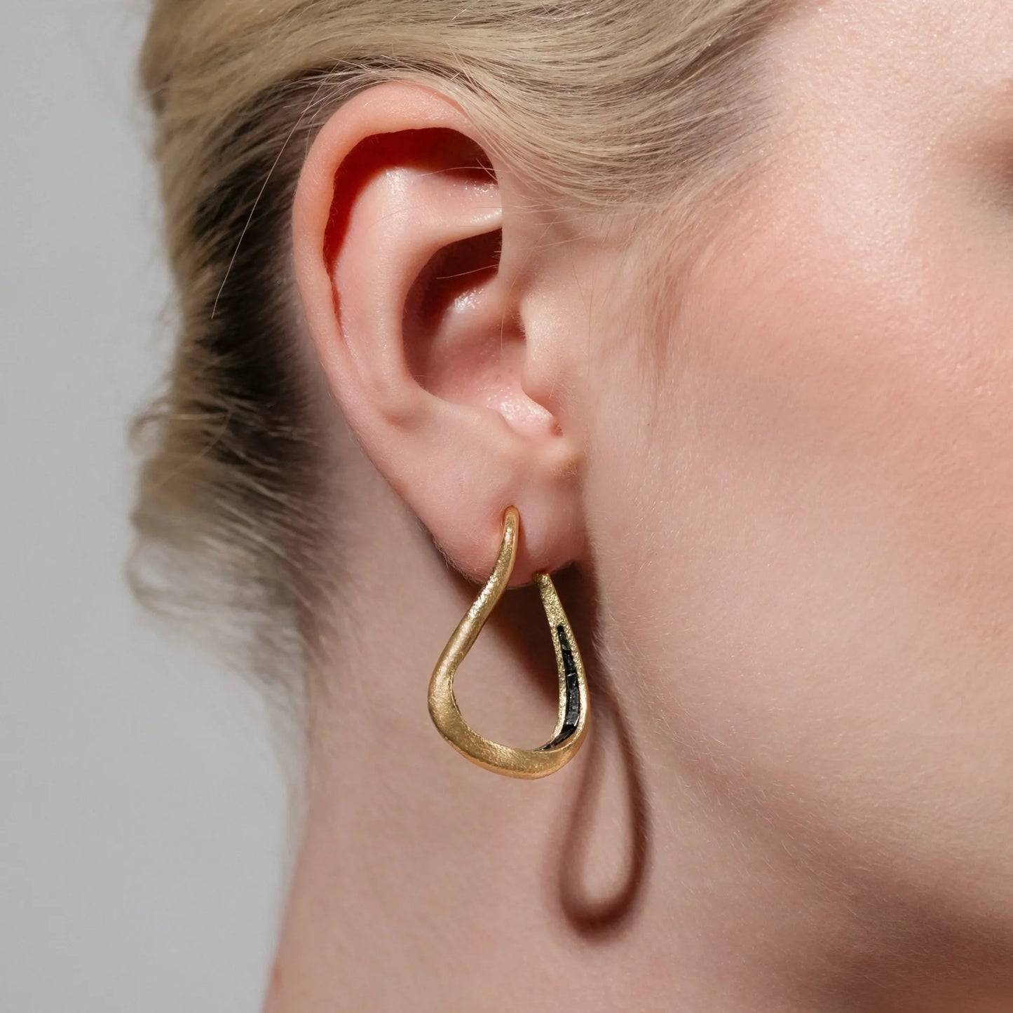 The Empress Hoops- Black