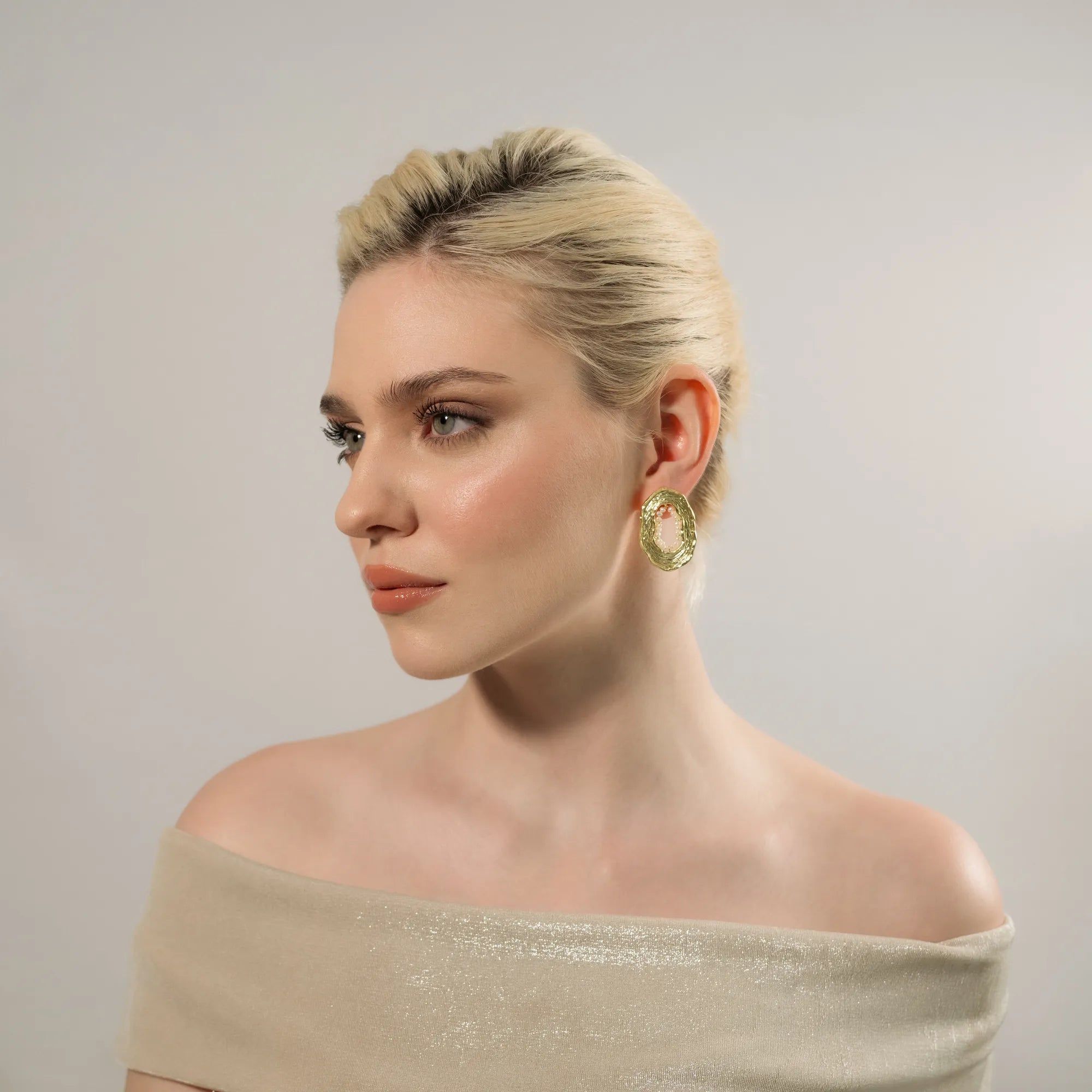 Hollow Pulse Earrings