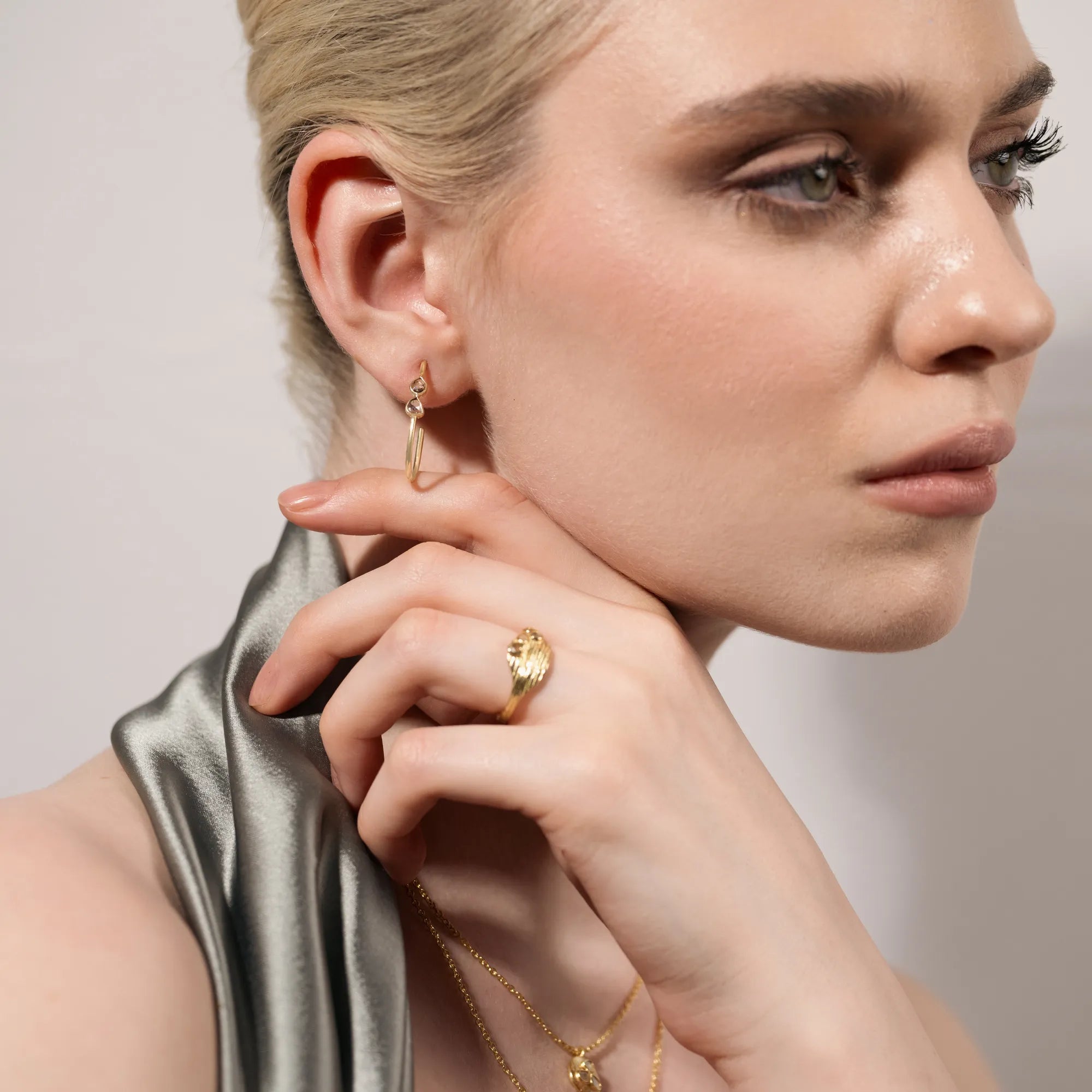 Sunspell Whisper Hoops