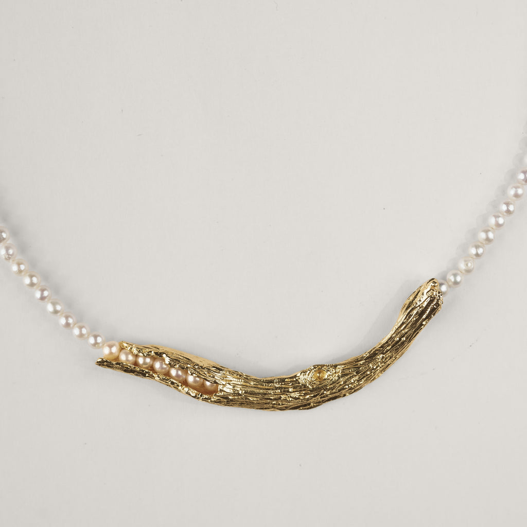 Cindered Curve Necklace