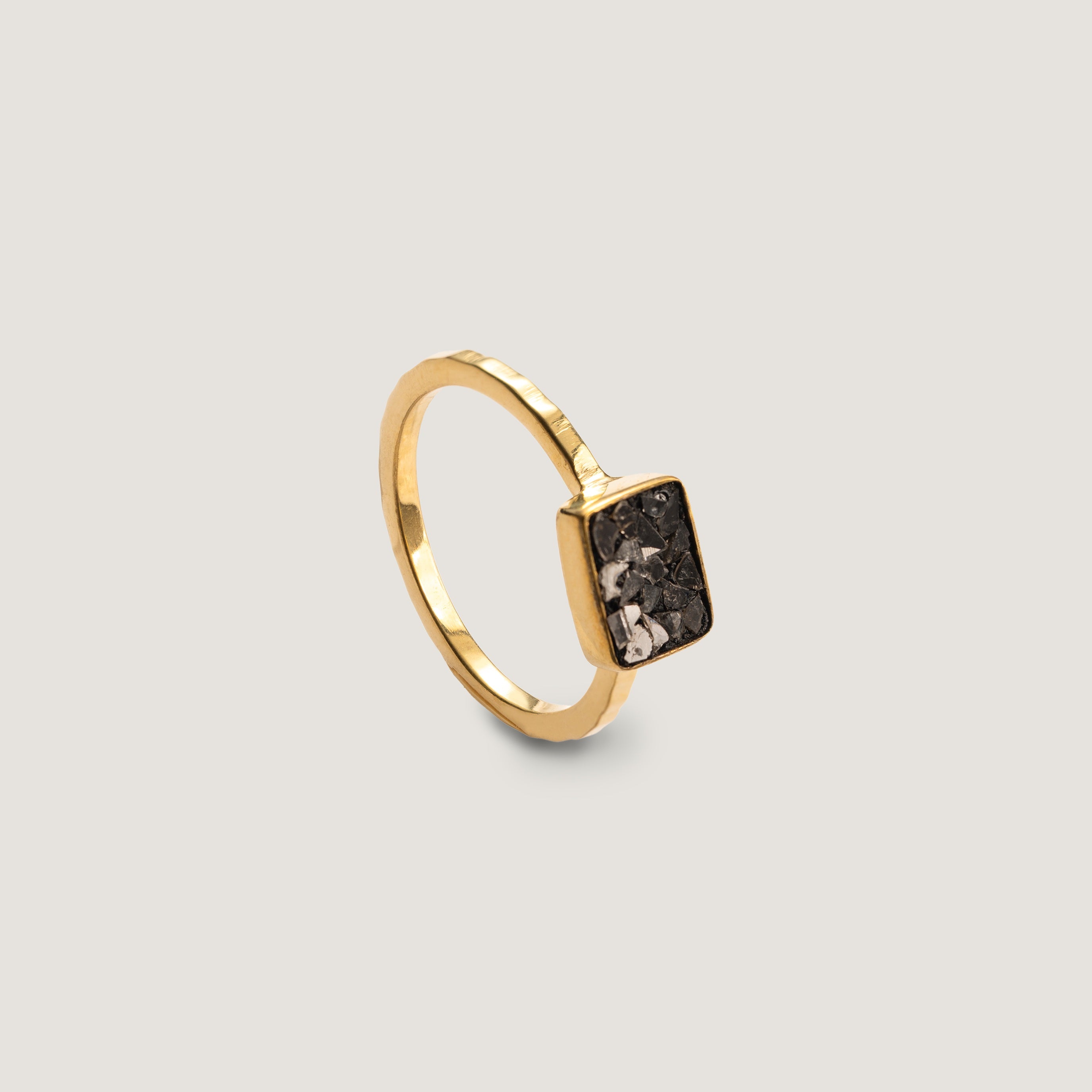 Noir Square Ring