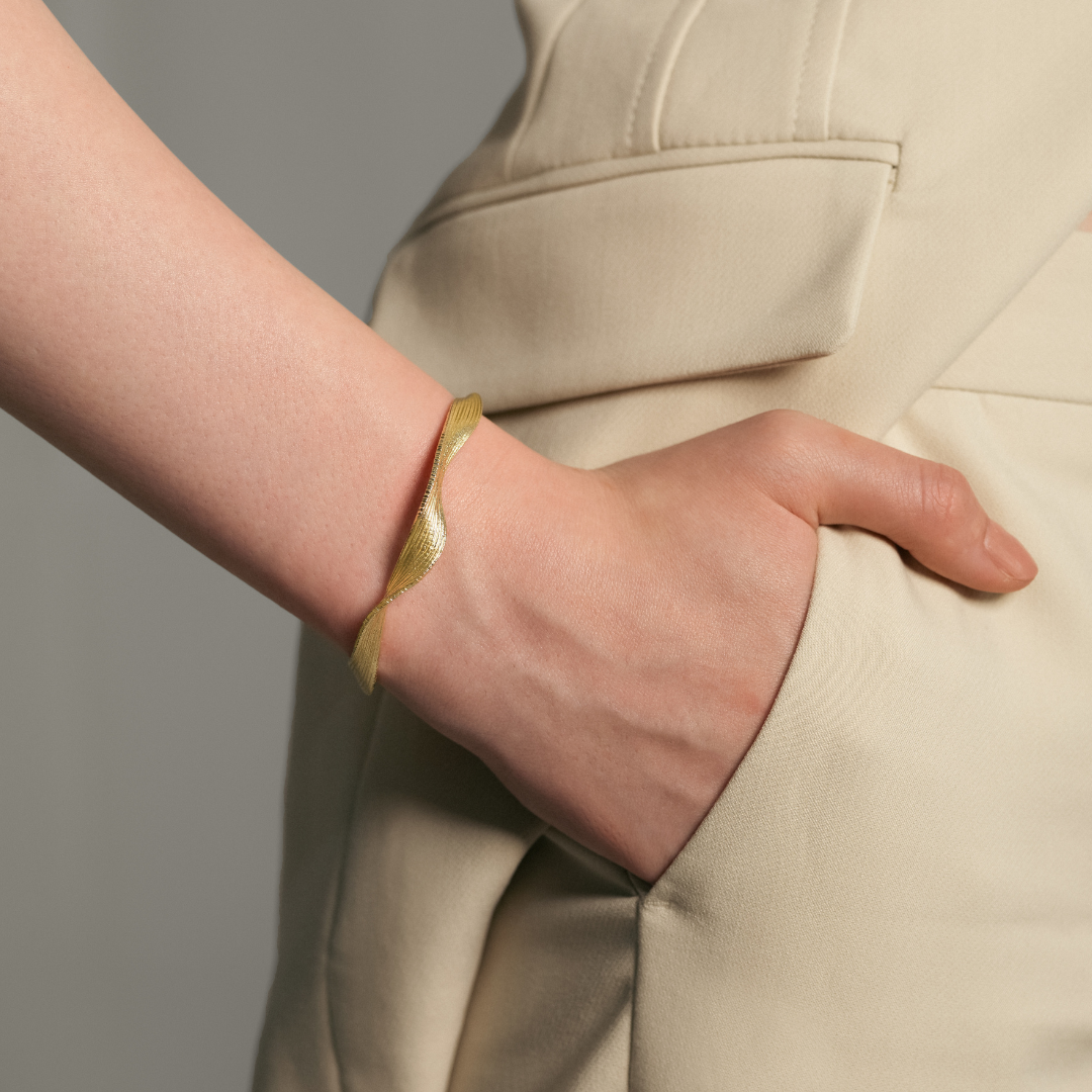 Wavecut Cuff