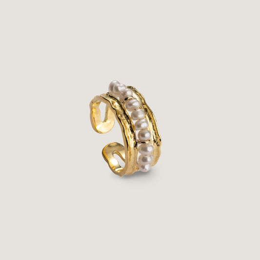 Whispered Crest Ring