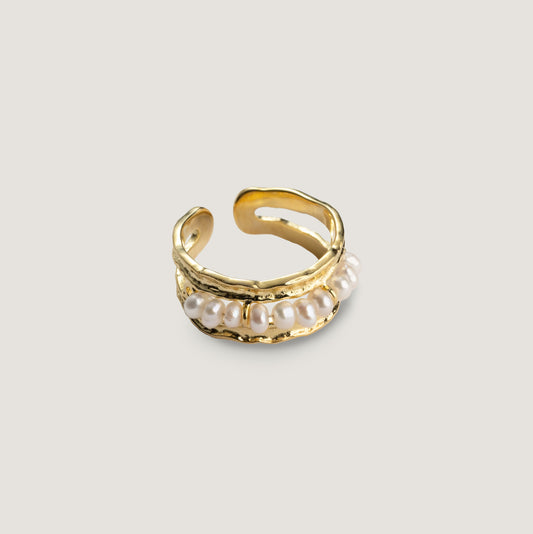 Whispered Crest Ring