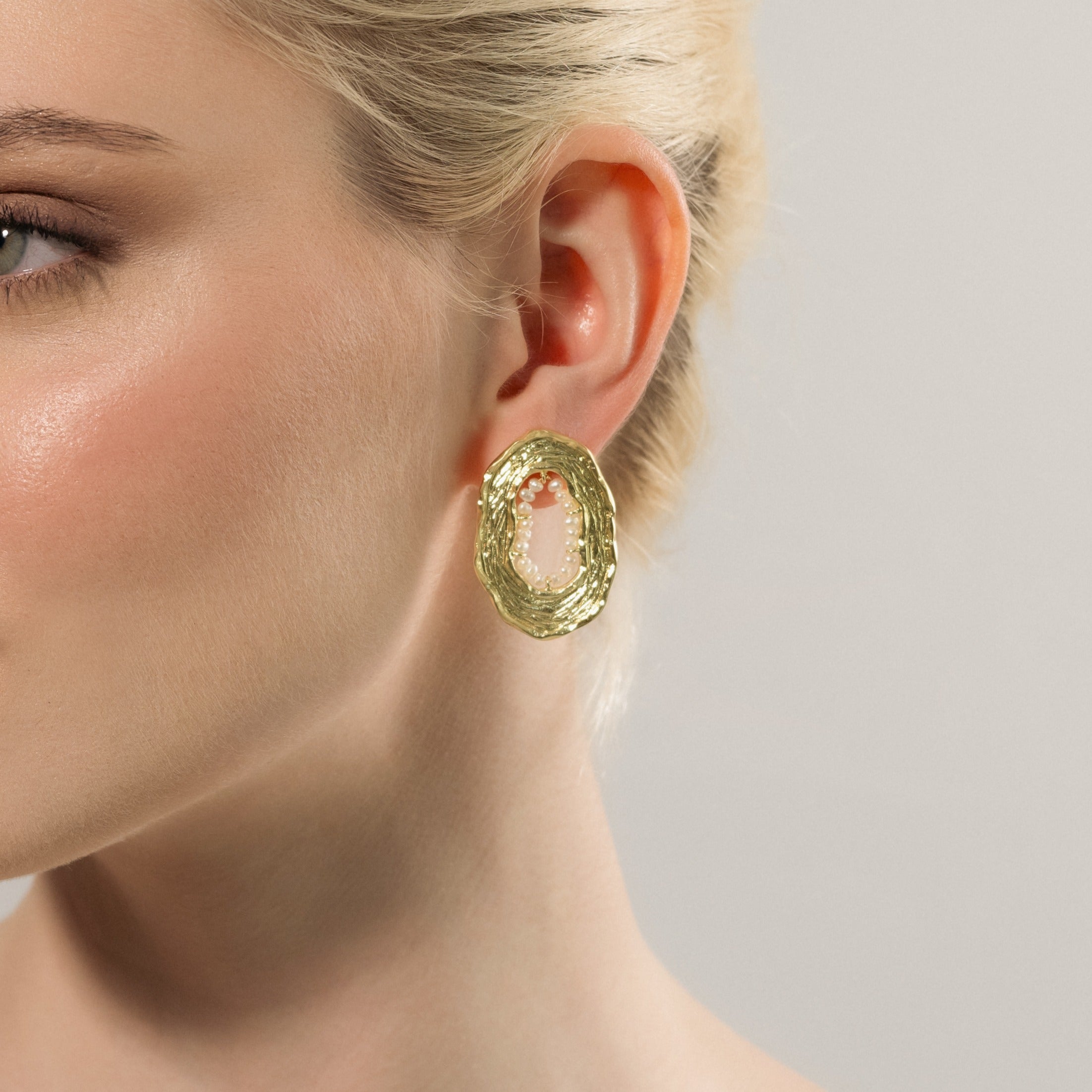 Hollow Pulse Earrings